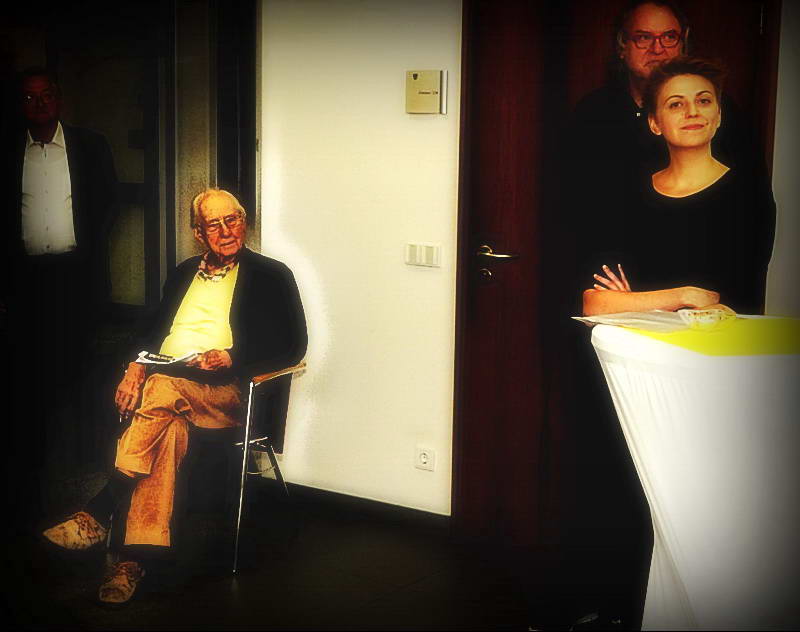 gerd eberhardt bei einer vernissage von artd driburg