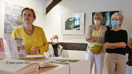 ausstellung dagmar venus - die fluechtigkeit der vergangenheit - einf&uuml;hrung dr. alexandra sucrow - historisches rathaus dringenberg - foto franz goder