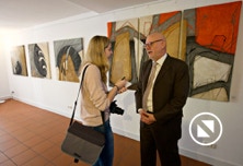 Celine Niemann im Gespräch mit Jürgen Böker vom Korbmacher-Museum